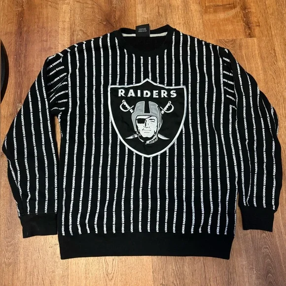 Raider’s Crewneck - Picture 1 of 5